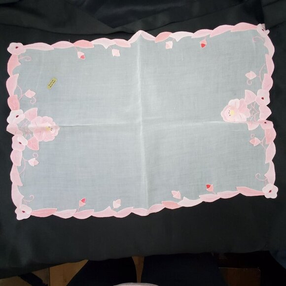 VTG 4 Hand Applique Embroidered Organdy Linen Placemats Pink White By Brode Main - Picture 3 of 14
